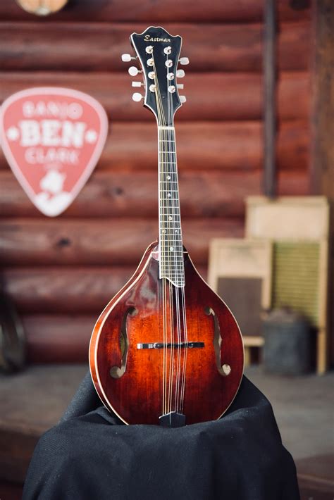 The Eastman MD505 is an A-style Mandolin with F-holes producing warm, ringing tones with excellent sound projection. . Eastman a style mandolin